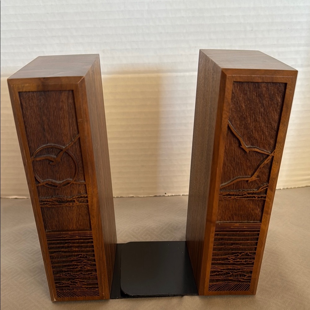Vintage Lasercraft Solid Walnut Engraved Elegant Brown Wooden Bookends Seagulls